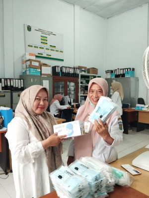 UPTD Instalasi Farmasi Sungai Penuh Distribusikan Ribuan Masker Hadapi Kabut Asap