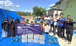 Seluruh BTS Pulih XLSMART Salurkan Bantuan Lanjutan bagi Masyarakat Terdampak Bencana di NTT