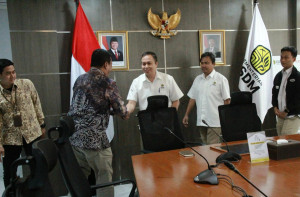 Tanjabbar Dorong Percepatan Program Listrik Desa